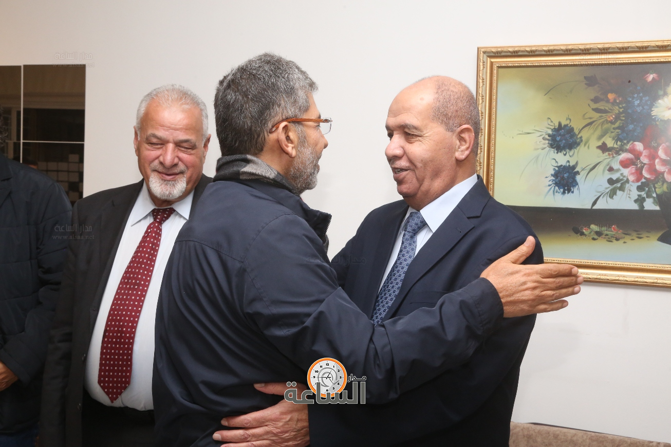 Madar Al-Saa Images 0.01799825180995307