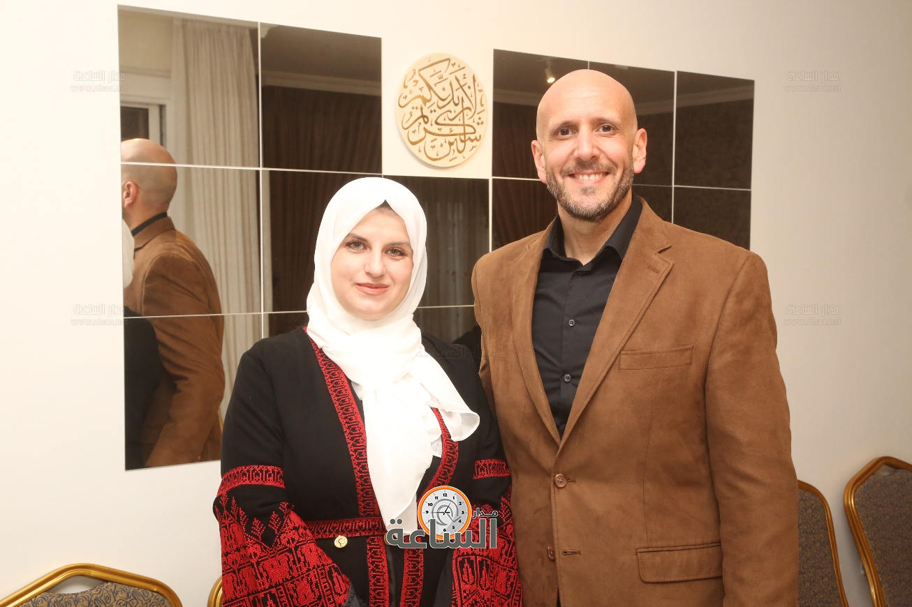 Madar Al-Saa Images 0.5572906645567139