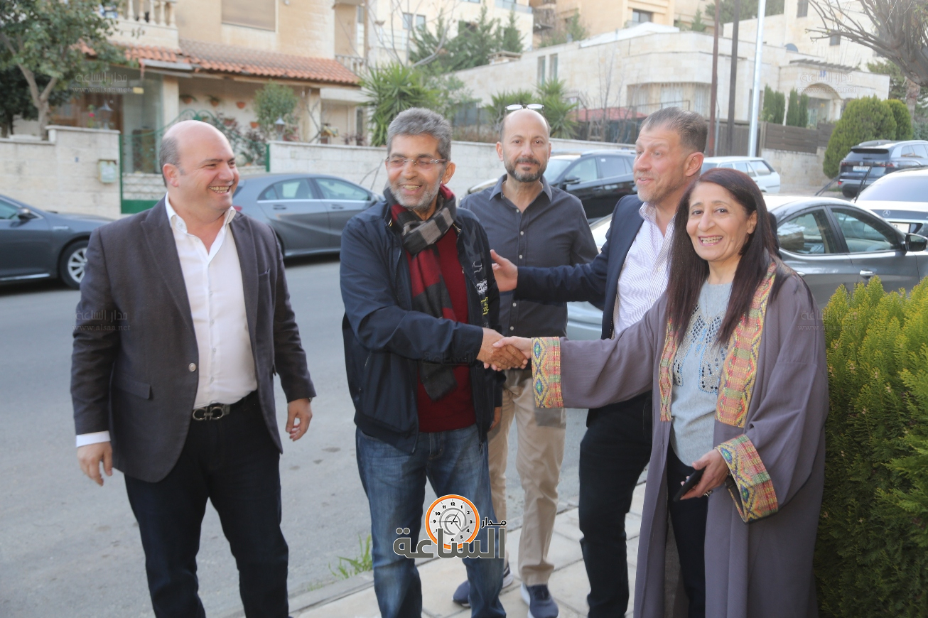 Madar Al-Saa Images 0.4599592509843875