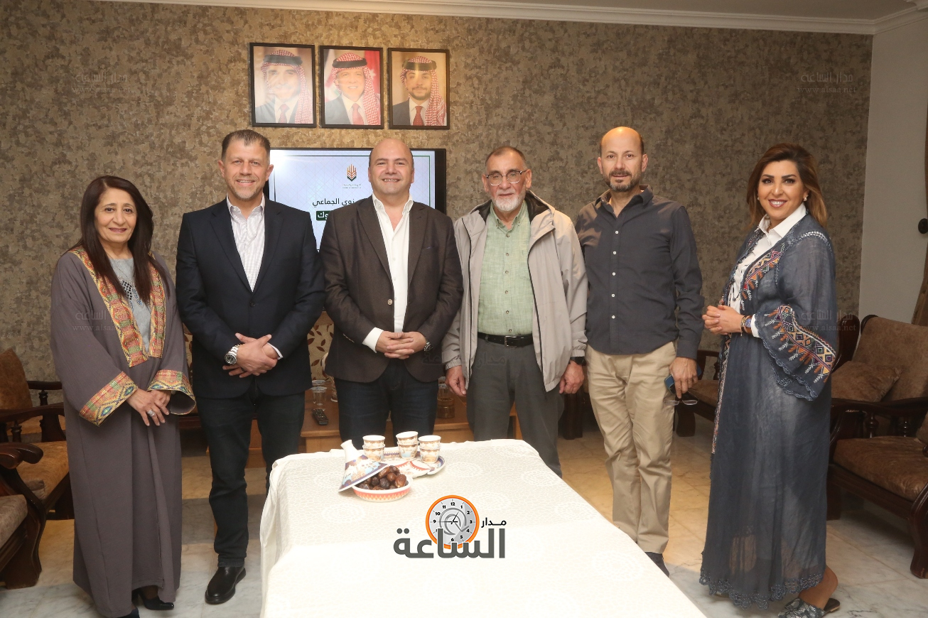 Madar Al-Saa Images 0.7600290043896312