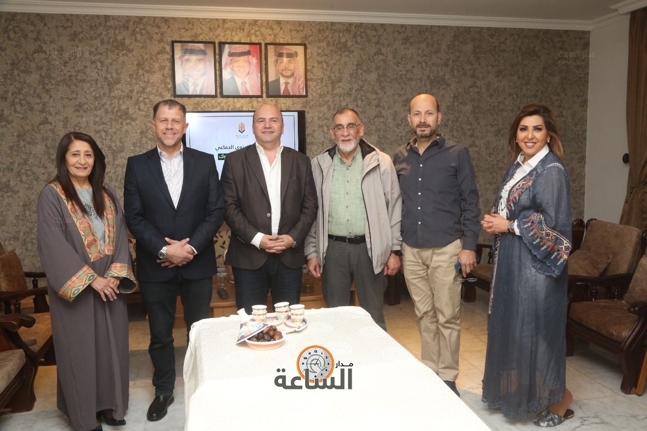 Madar Al-Saa Images 0.45972416754369094