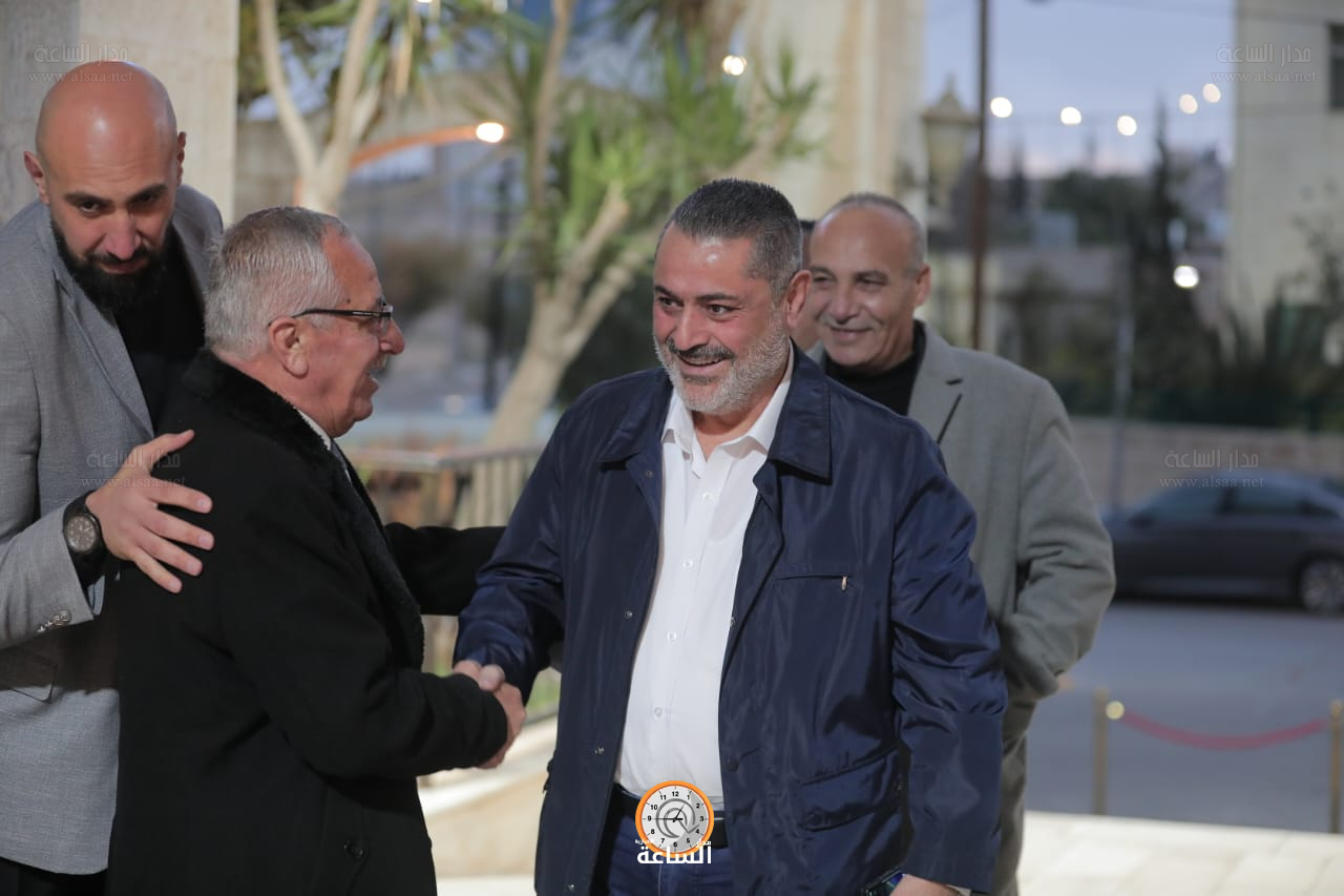 Madar Al-Saa Images 0.8340438585076102