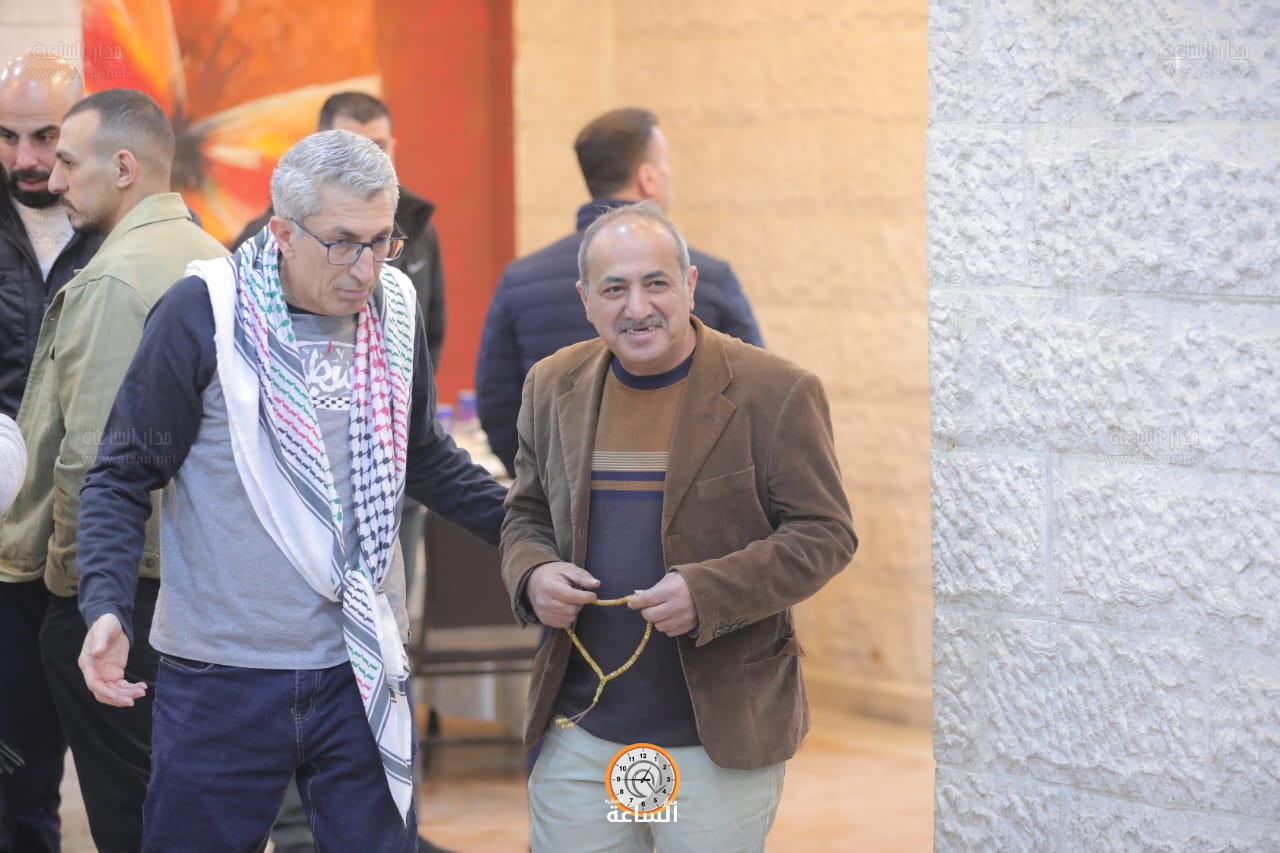 Madar Al-Saa Images 0.42544057886914044