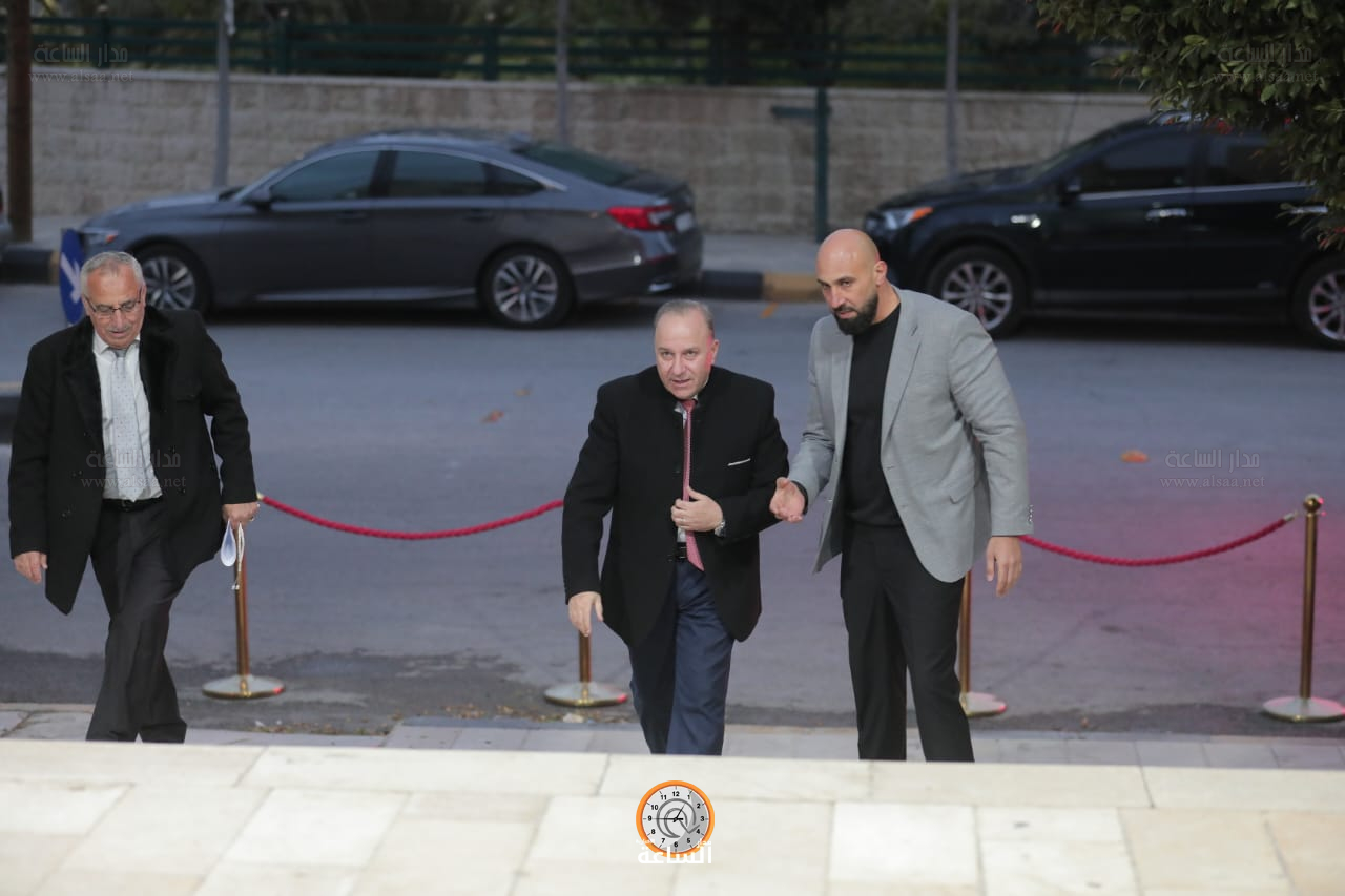 Madar Al-Saa Images 0.5001581210928168