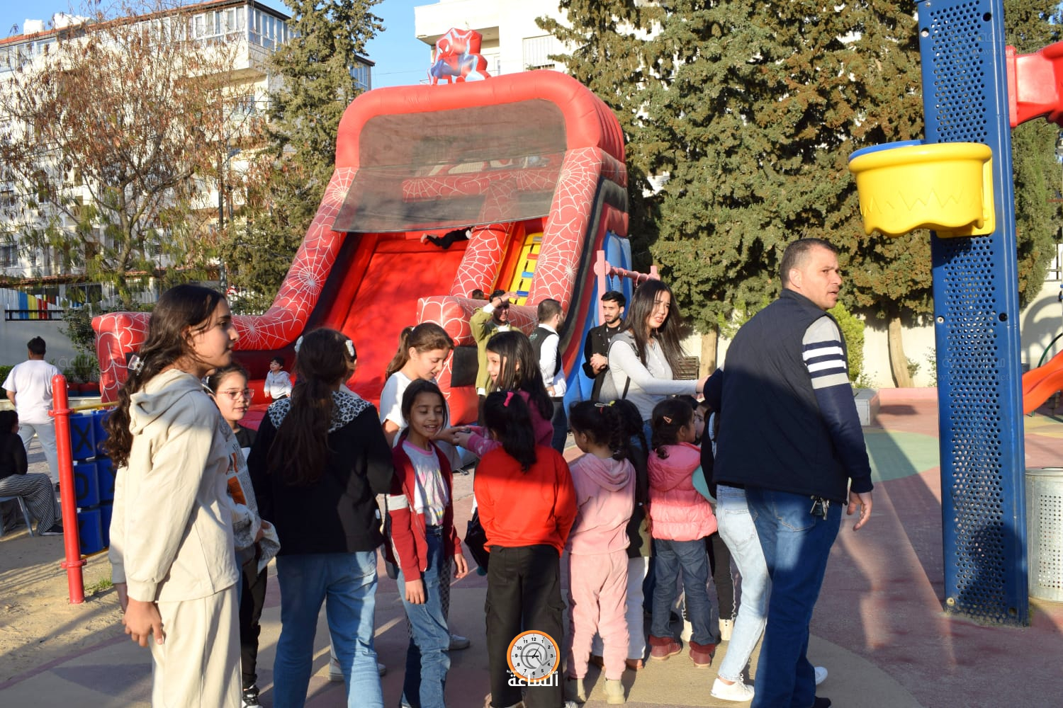 Madar Al-Saa Images 0.15443526919830308