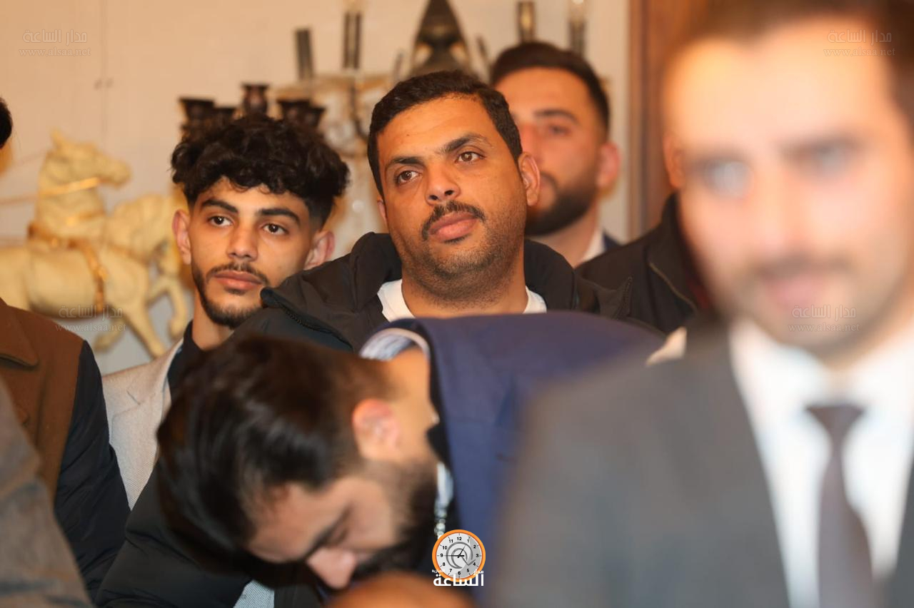 Madar Al-Saa Images 0.3521538556247312