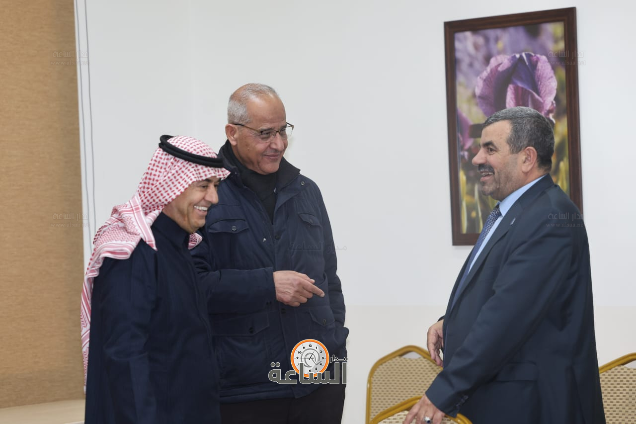 Madar Al-Saa Images 0.6850739573783184