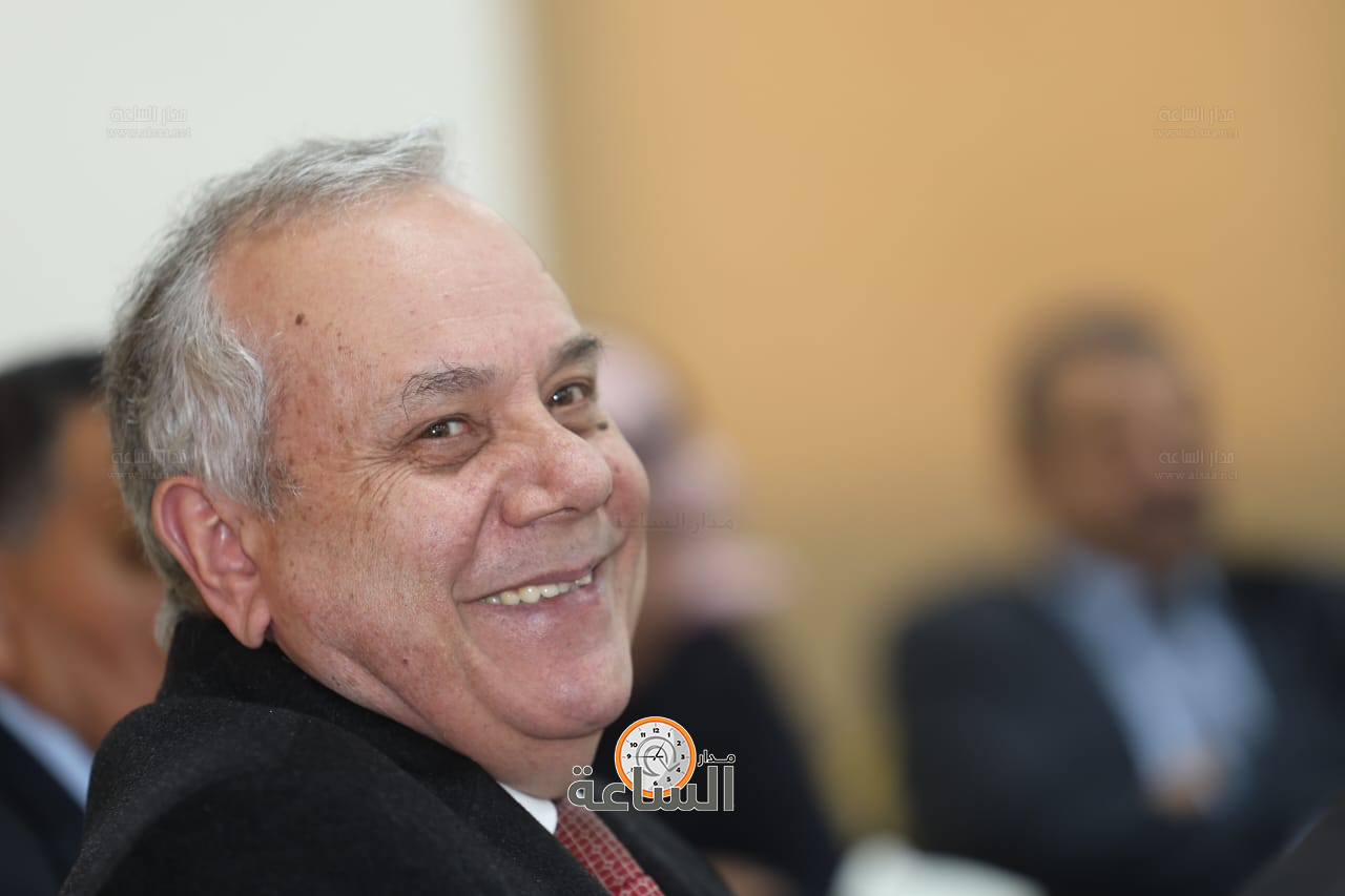 Madar Al-Saa Images 0.546460054396817