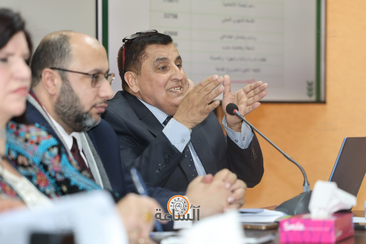 Madar Al-Saa Images 0.47680149405548544