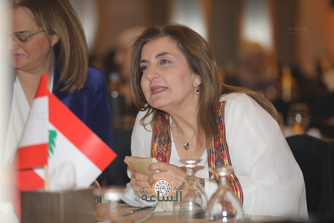 Madar Al-Saa Images 0.979846185284593