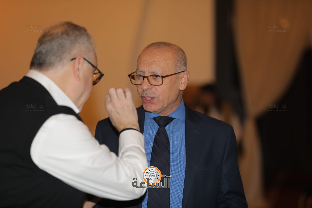 Madar Al-Saa Images 0.4170119704615991