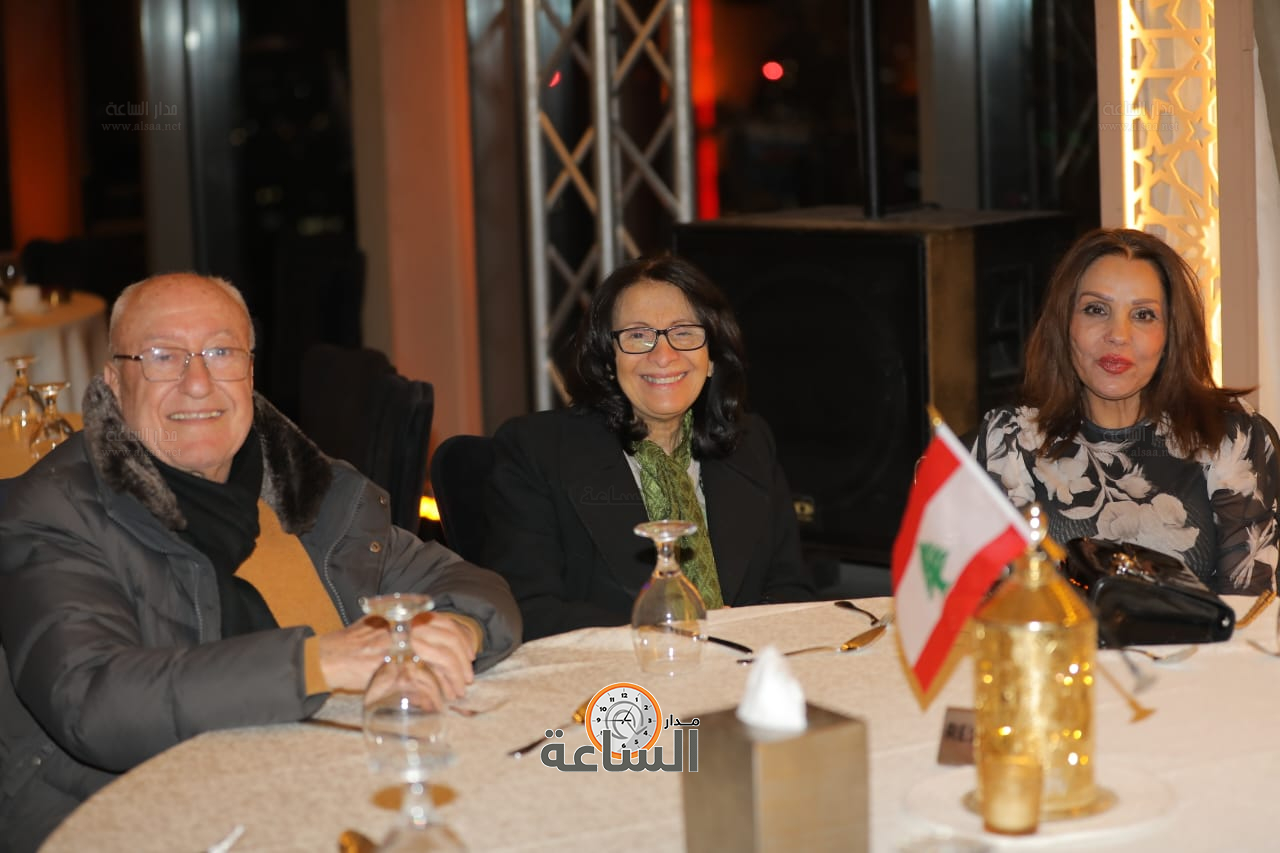 Madar Al-Saa Images 0.9394727615943896