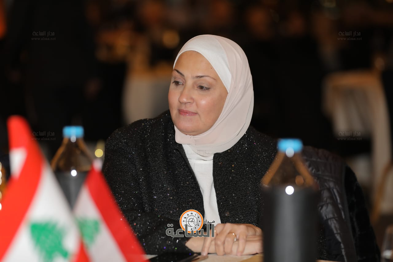 Madar Al-Saa Images 0.9869085228804333