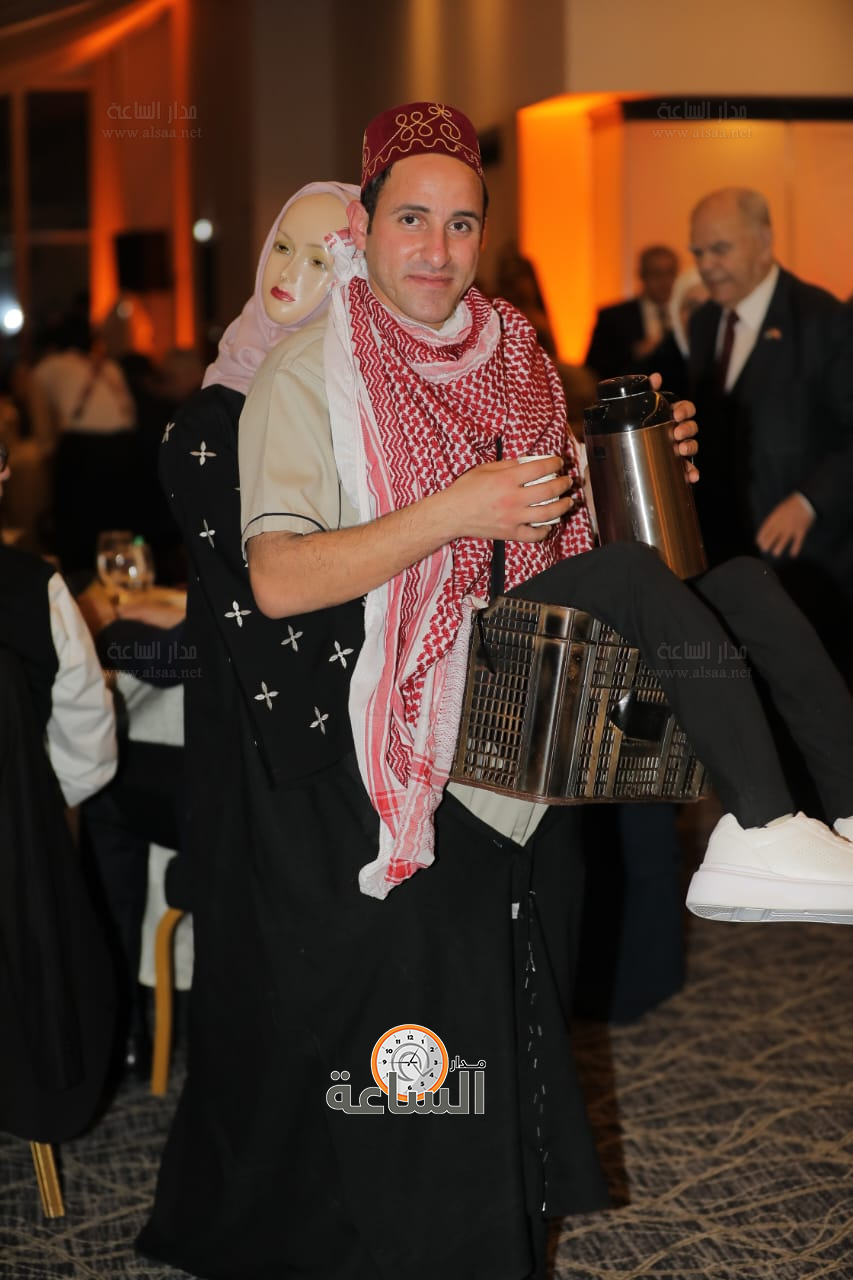 Madar Al-Saa Images 0.4983095917143192