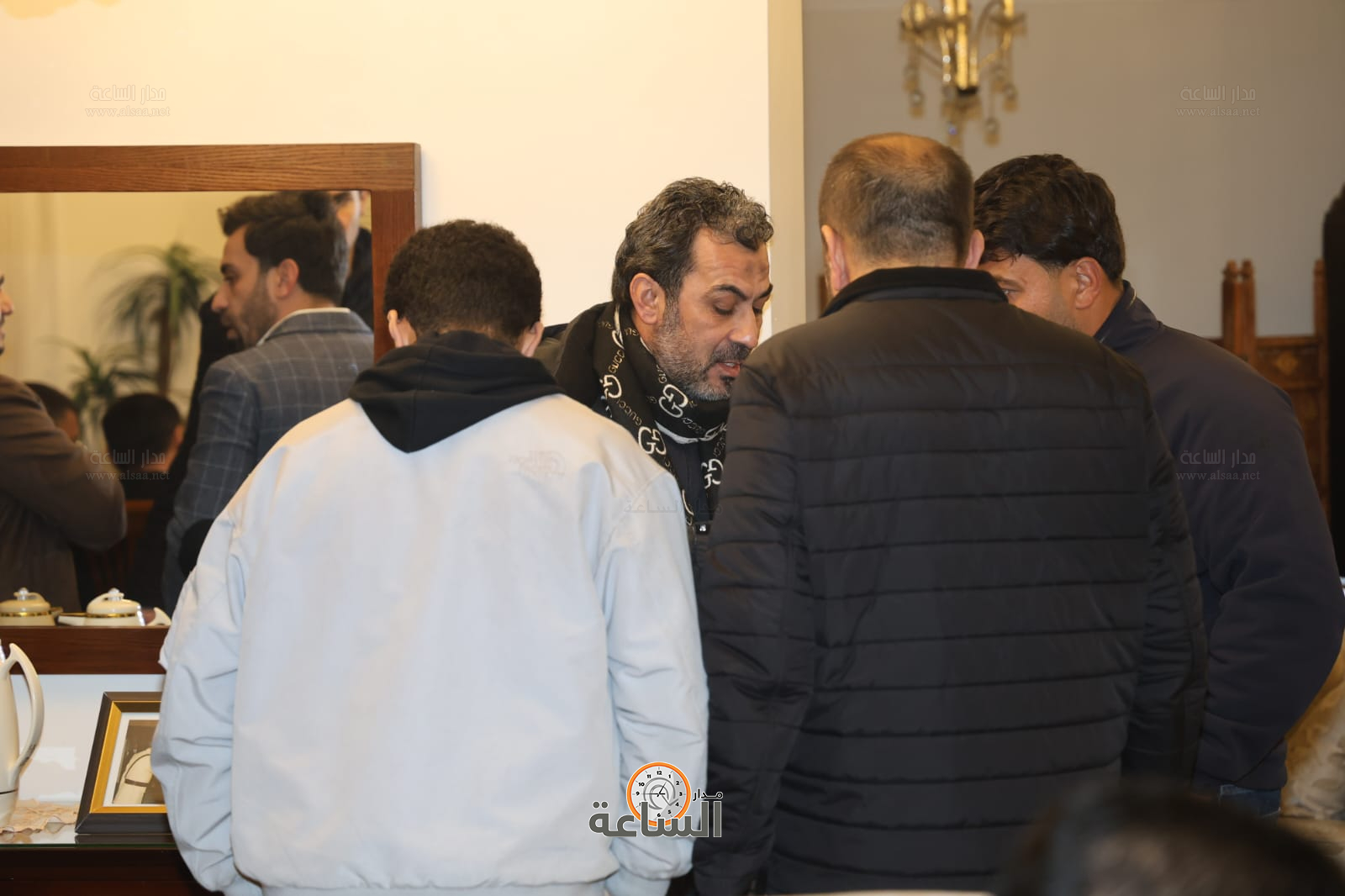 Madar Al-Saa Images 0.1361701635307666