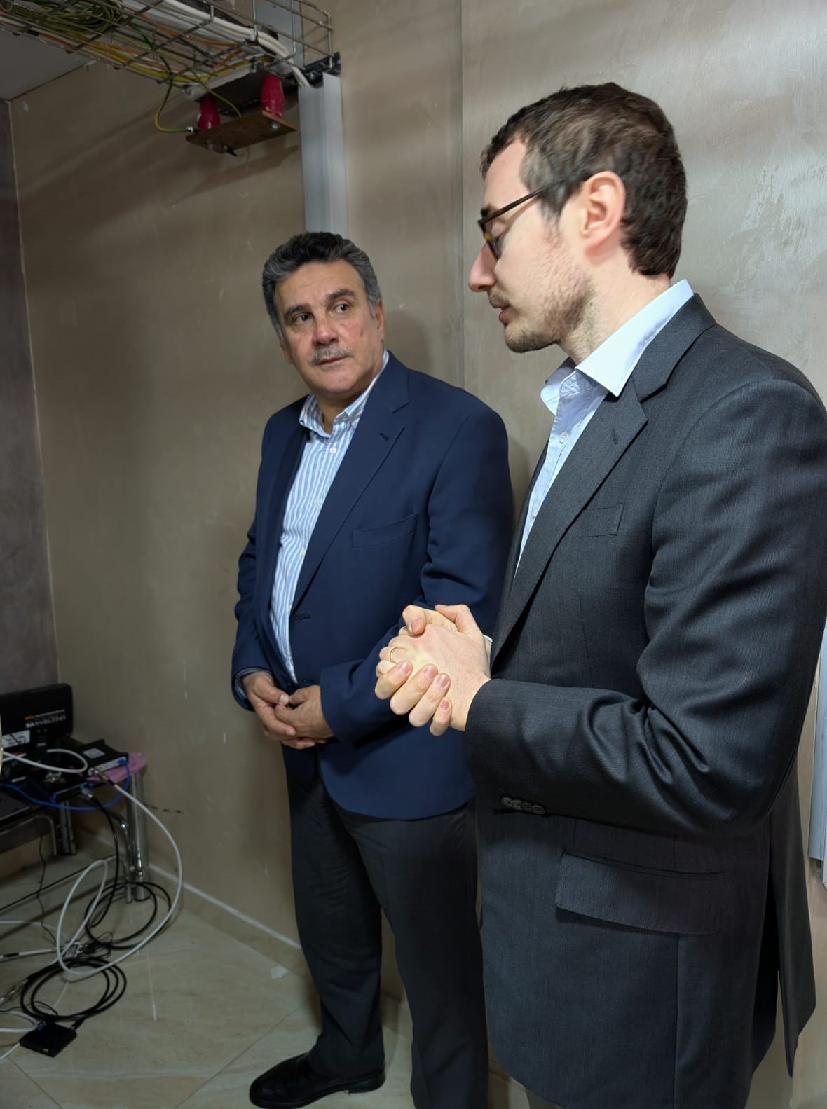 Madar Al-Saa Images 0.8836734268635851