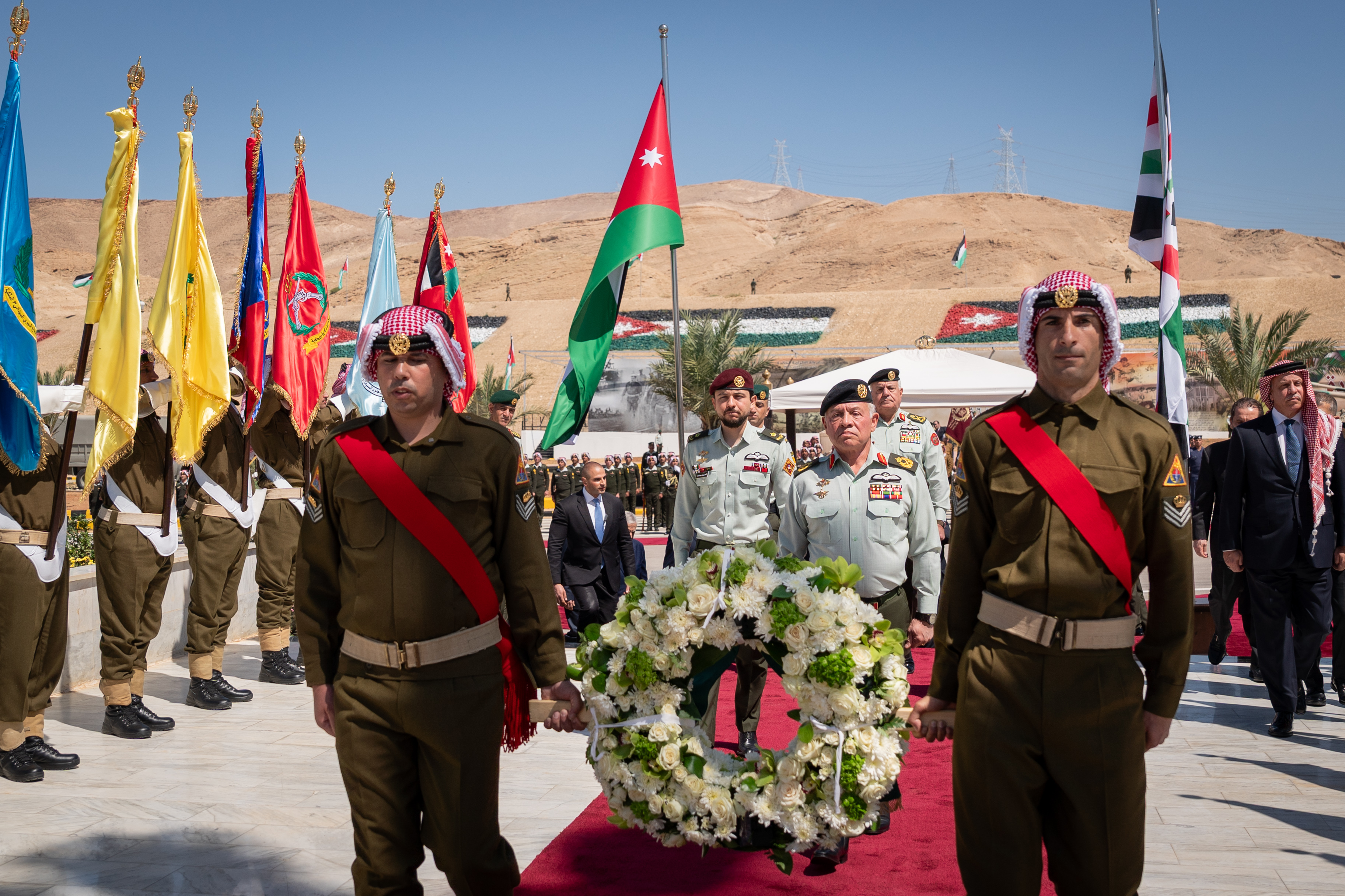 Madar Al-Saa Images 0.3209356625397968