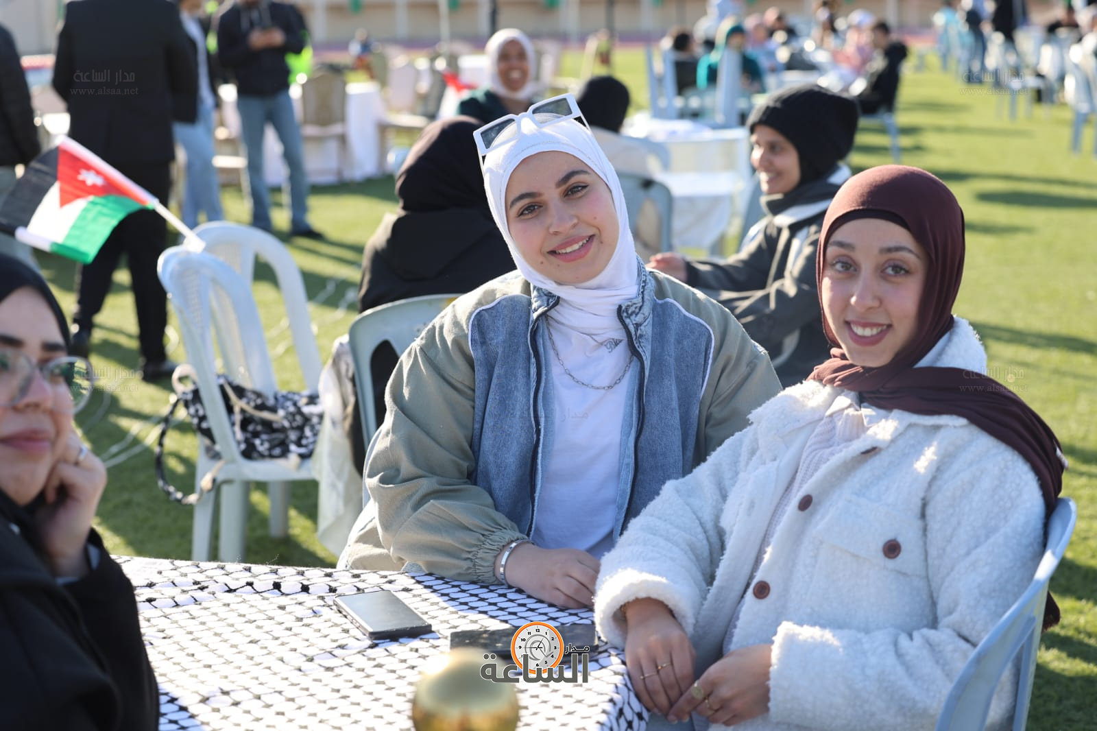 Madar Al-Saa Images 0.4273501514402387