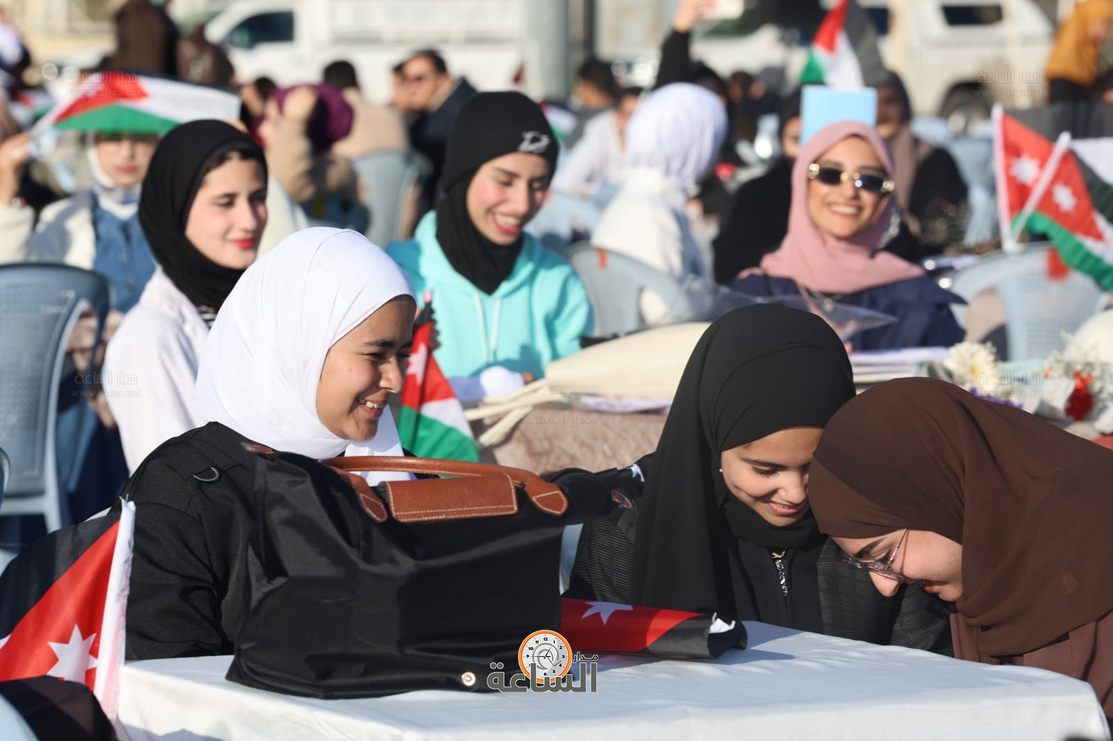 Madar Al-Saa Images 0.6059241895414009