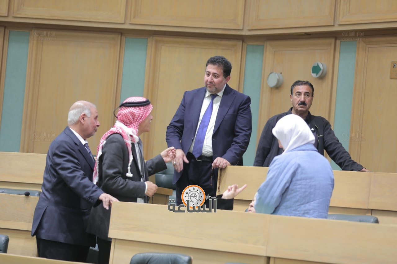 Madar Al-Saa Images 0.11498664318379137