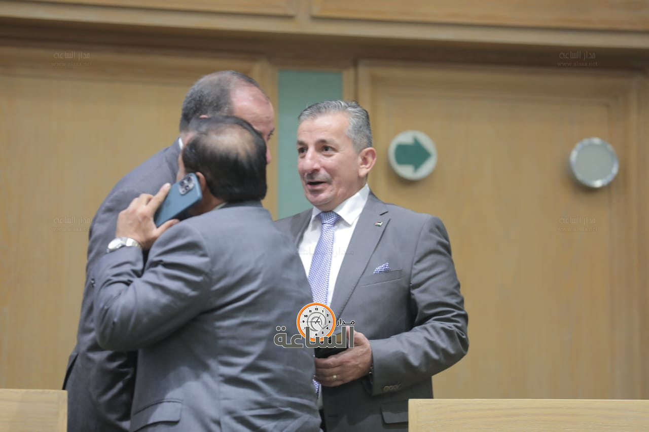 Madar Al-Saa Images 0.10081997653403207