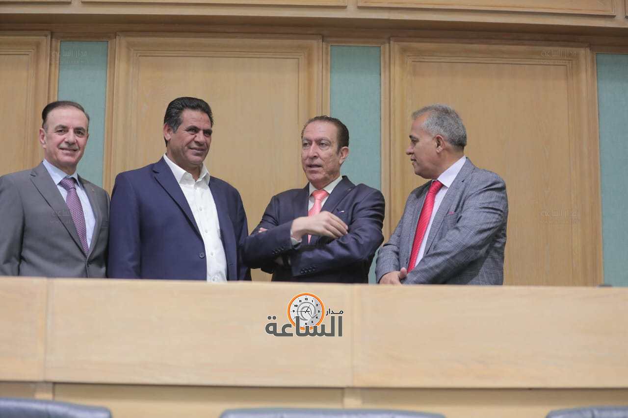 Madar Al-Saa Images 0.15731420654801975