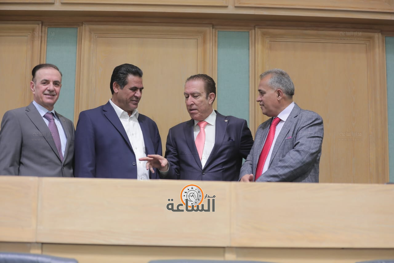 Madar Al-Saa Images 0.24604523614299212