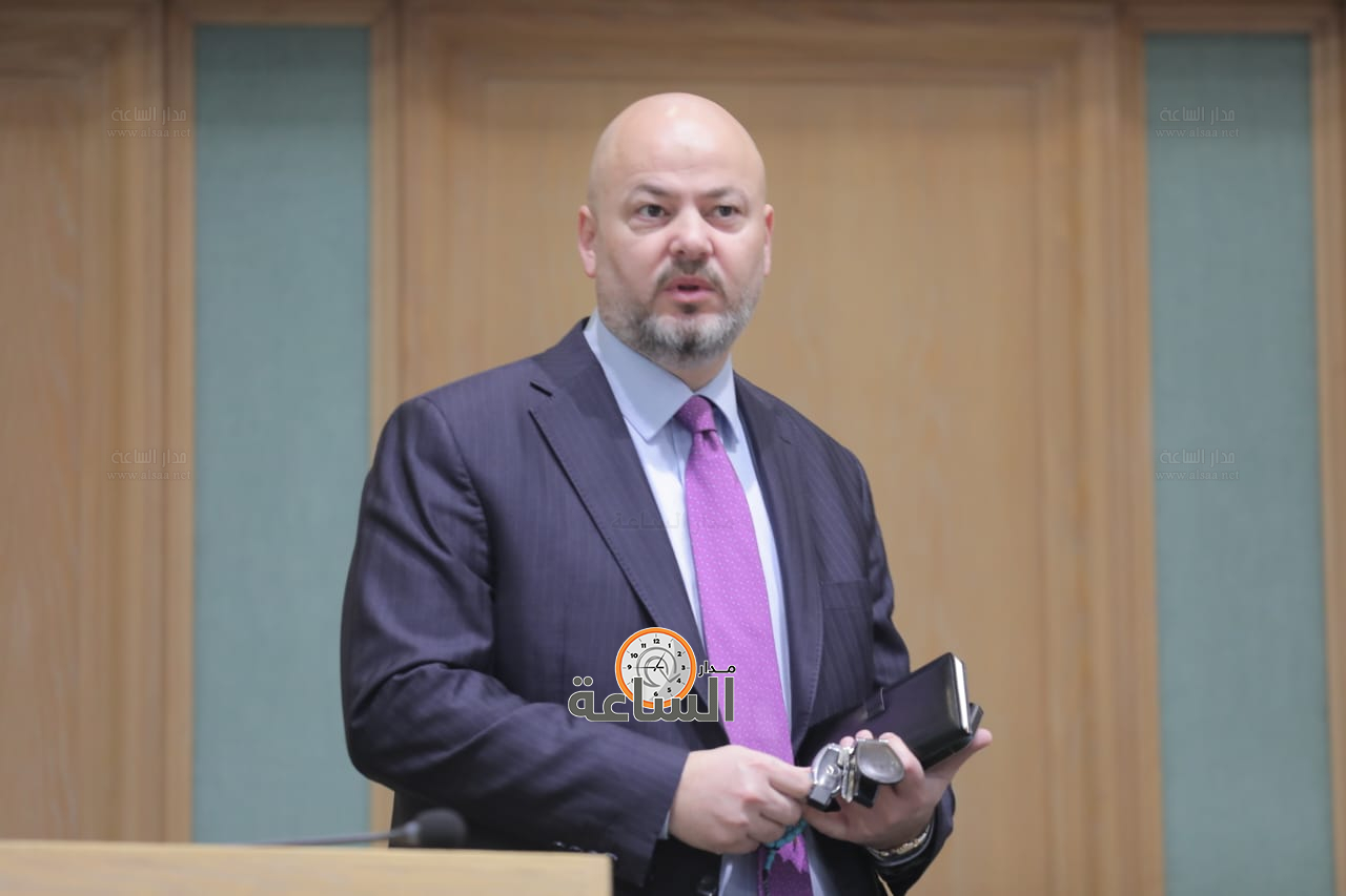 Madar Al-Saa Images 0.0021110037933993464