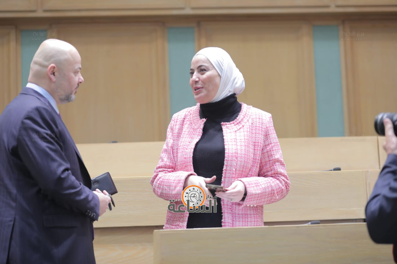 Madar Al-Saa Images 0.2045651394345167