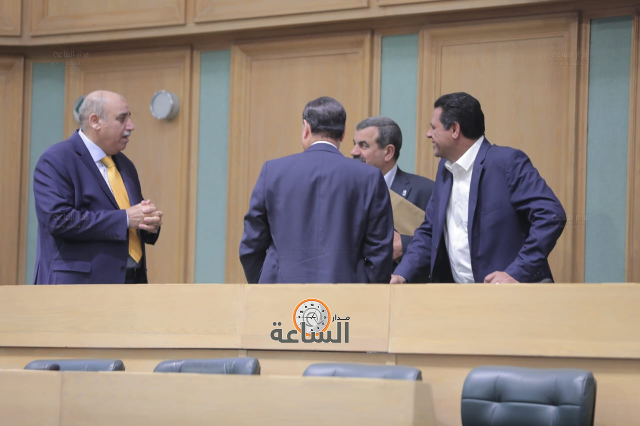 Madar Al-Saa Images 0.8533470524238229