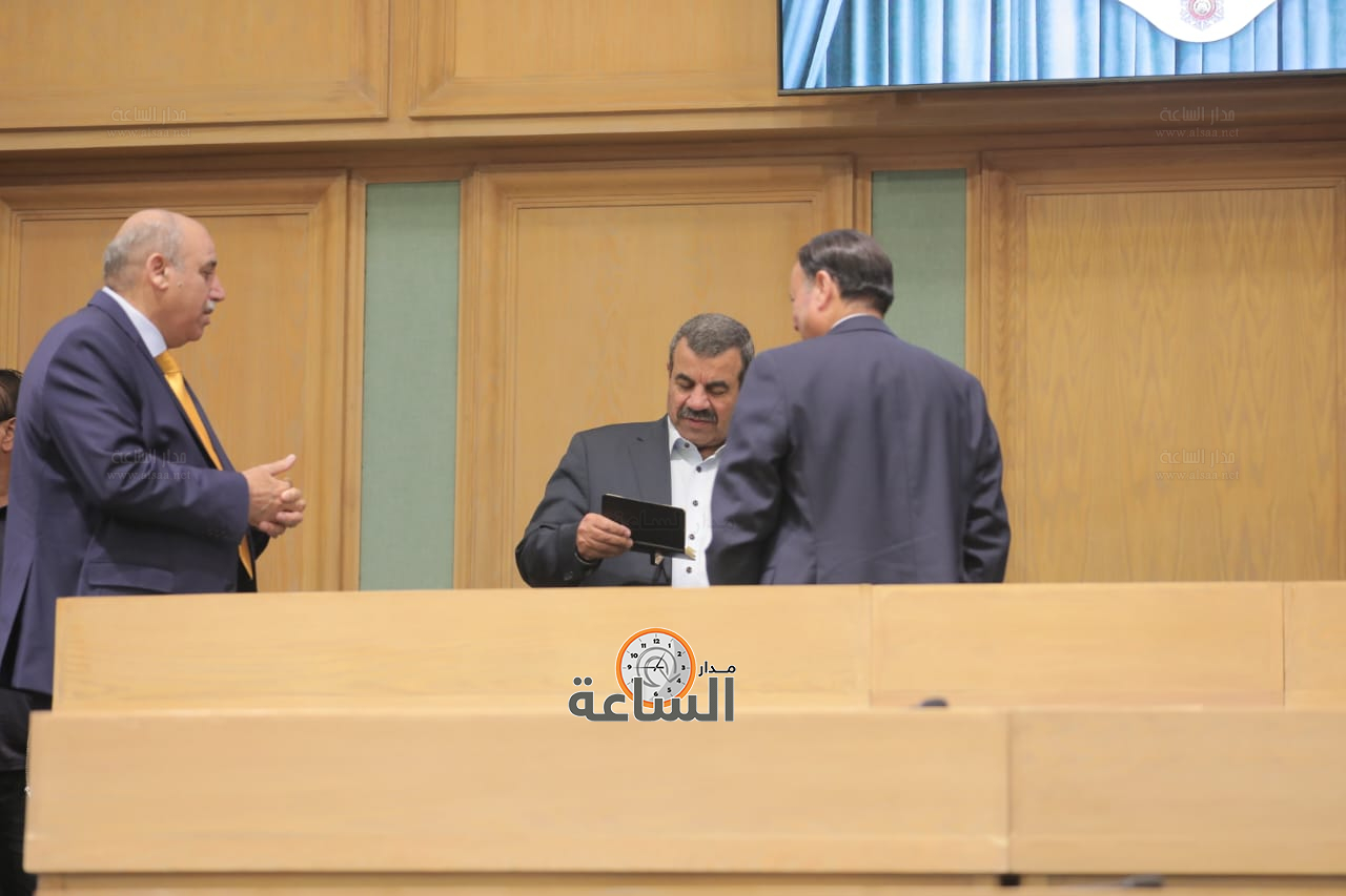 Madar Al-Saa Images 0.924810189416972