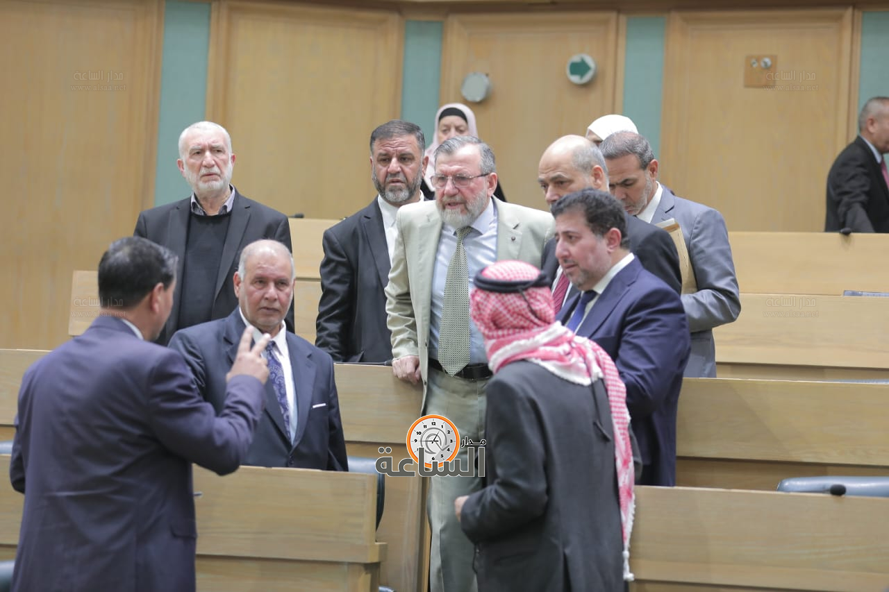 Madar Al-Saa Images 0.32594984066151067