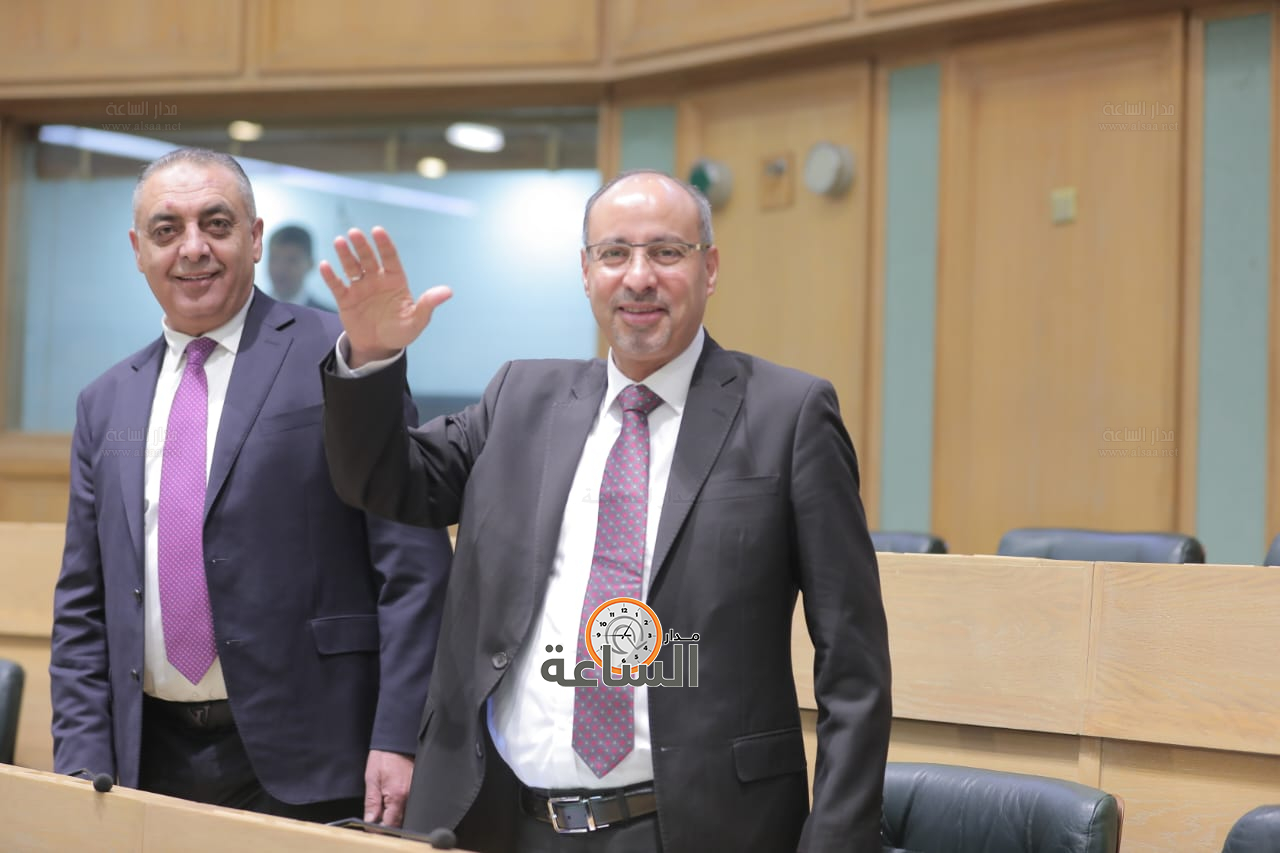 Madar Al-Saa Images 0.3559008868331601