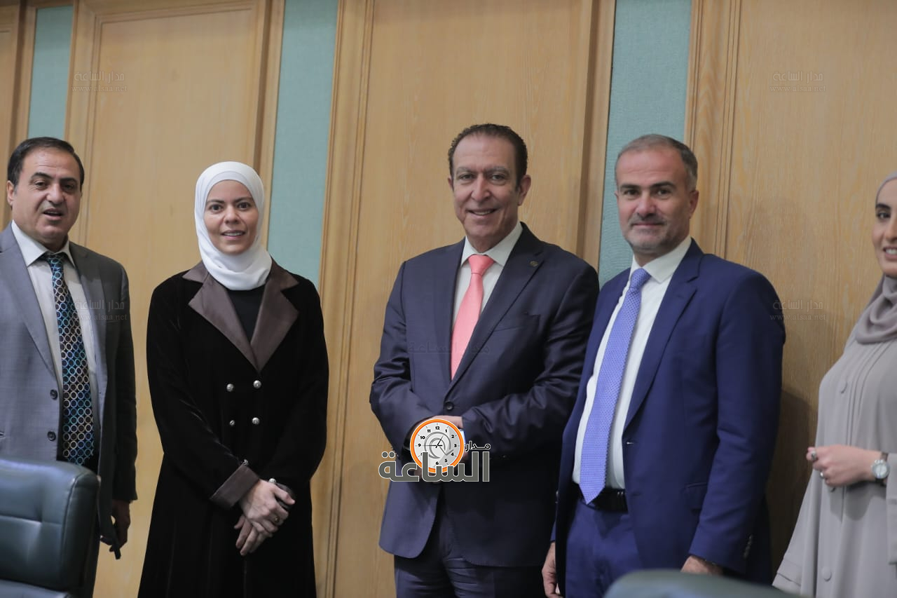 Madar Al-Saa Images 0.41785753703864614