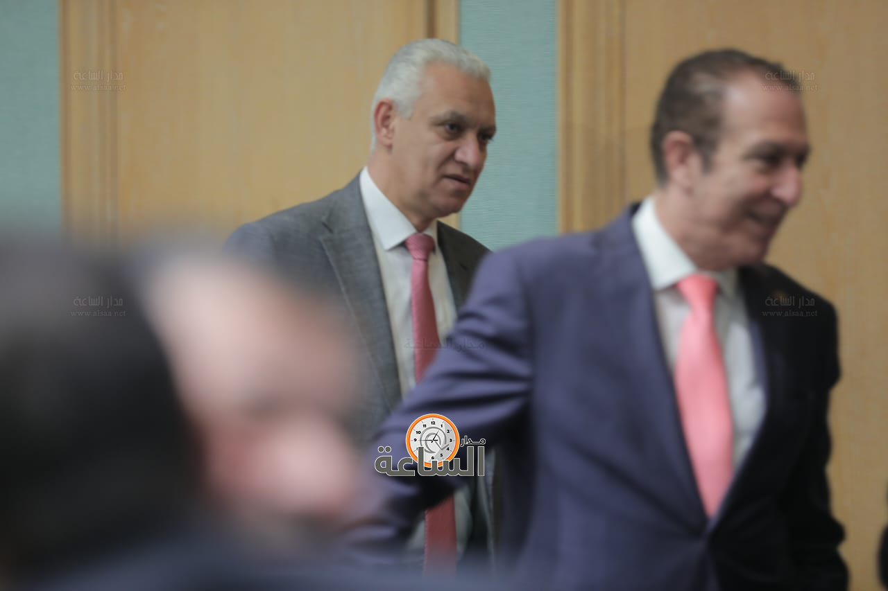 Madar Al-Saa Images 0.3868707034509755