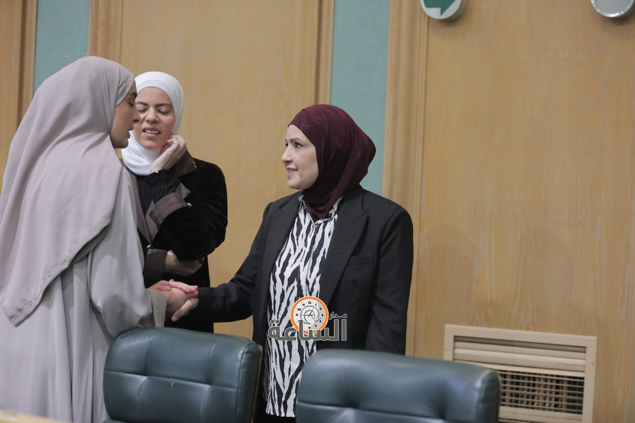 Madar Al-Saa Images 0.5144755238917735