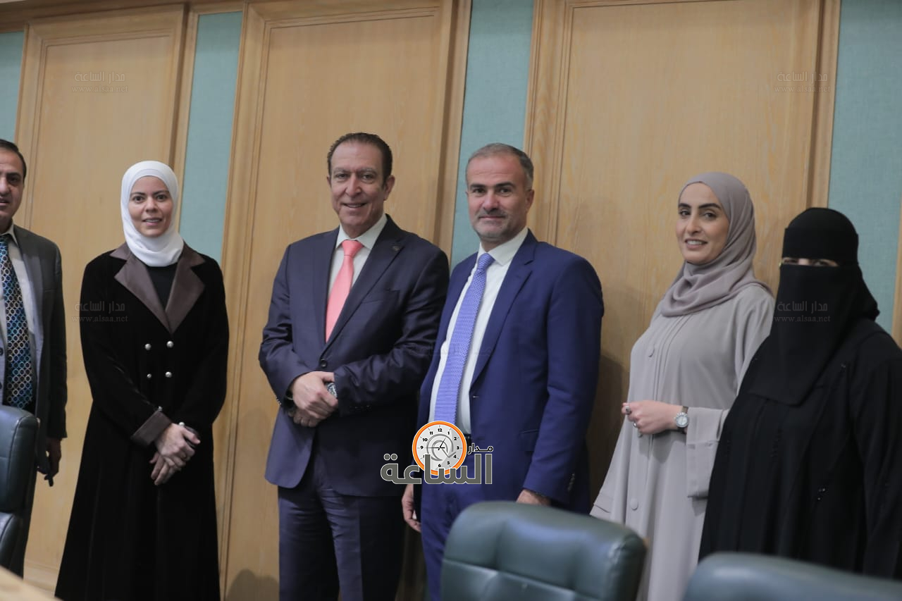 Madar Al-Saa Images 0.9754477301048539