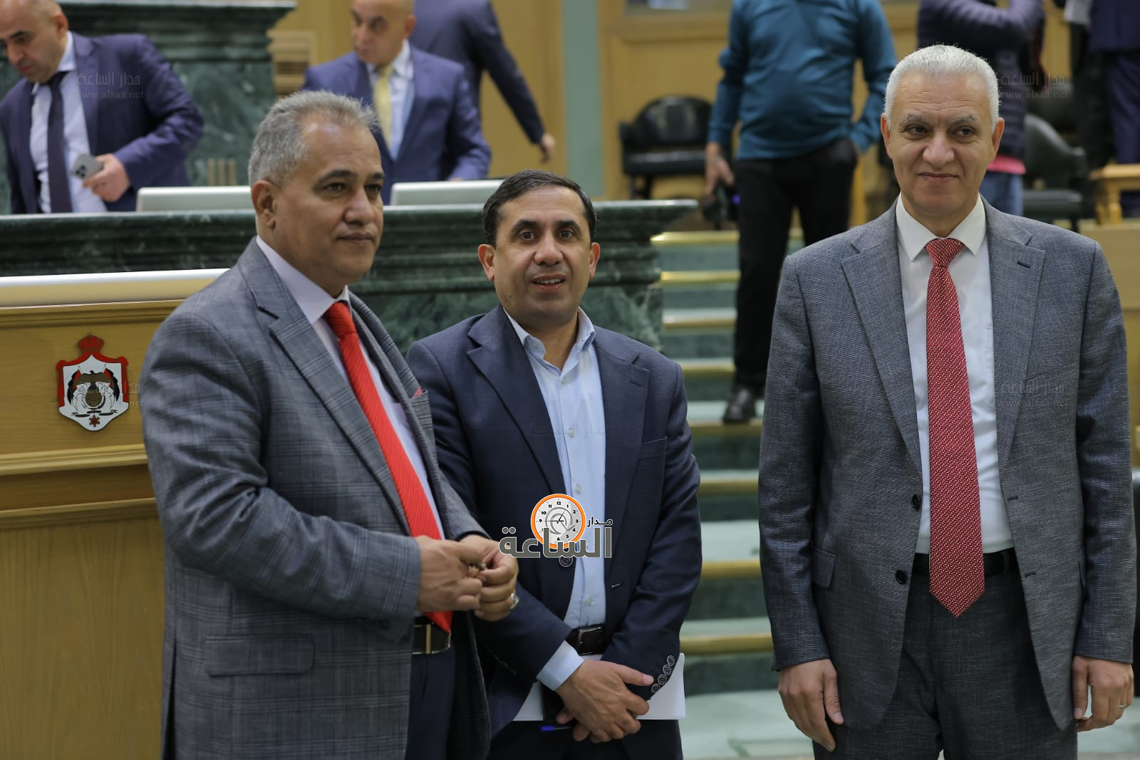 Madar Al-Saa Images 0.4229205149982369