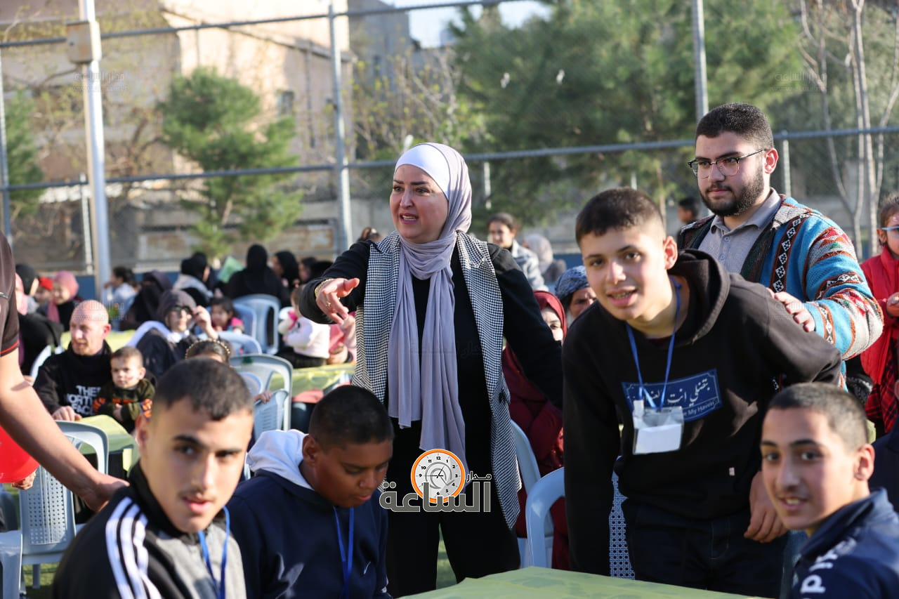 Madar Al-Saa Images 0.7402326456897059