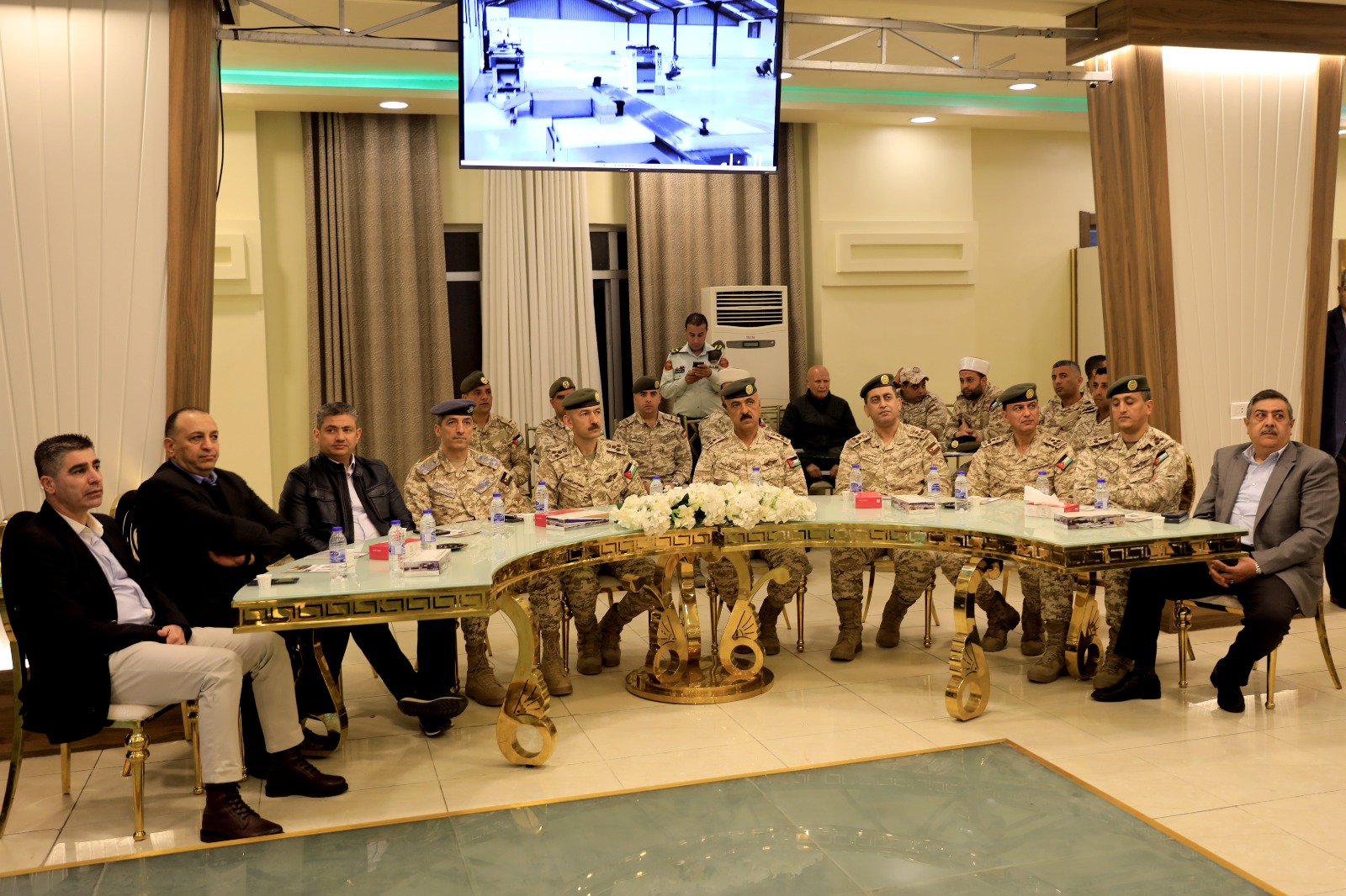 Madar Al-Saa Images 0.02068539754874288