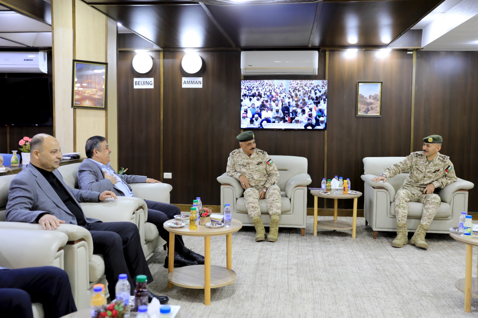 Madar Al-Saa Images 0.699650699986401