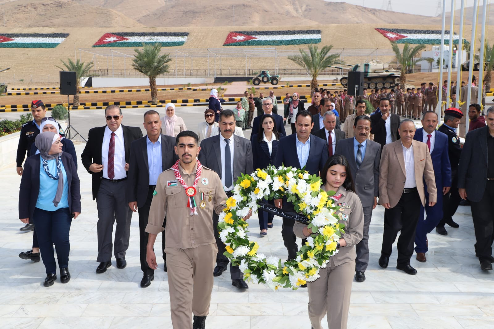 Madar Al-Saa Images 0.496452954082536