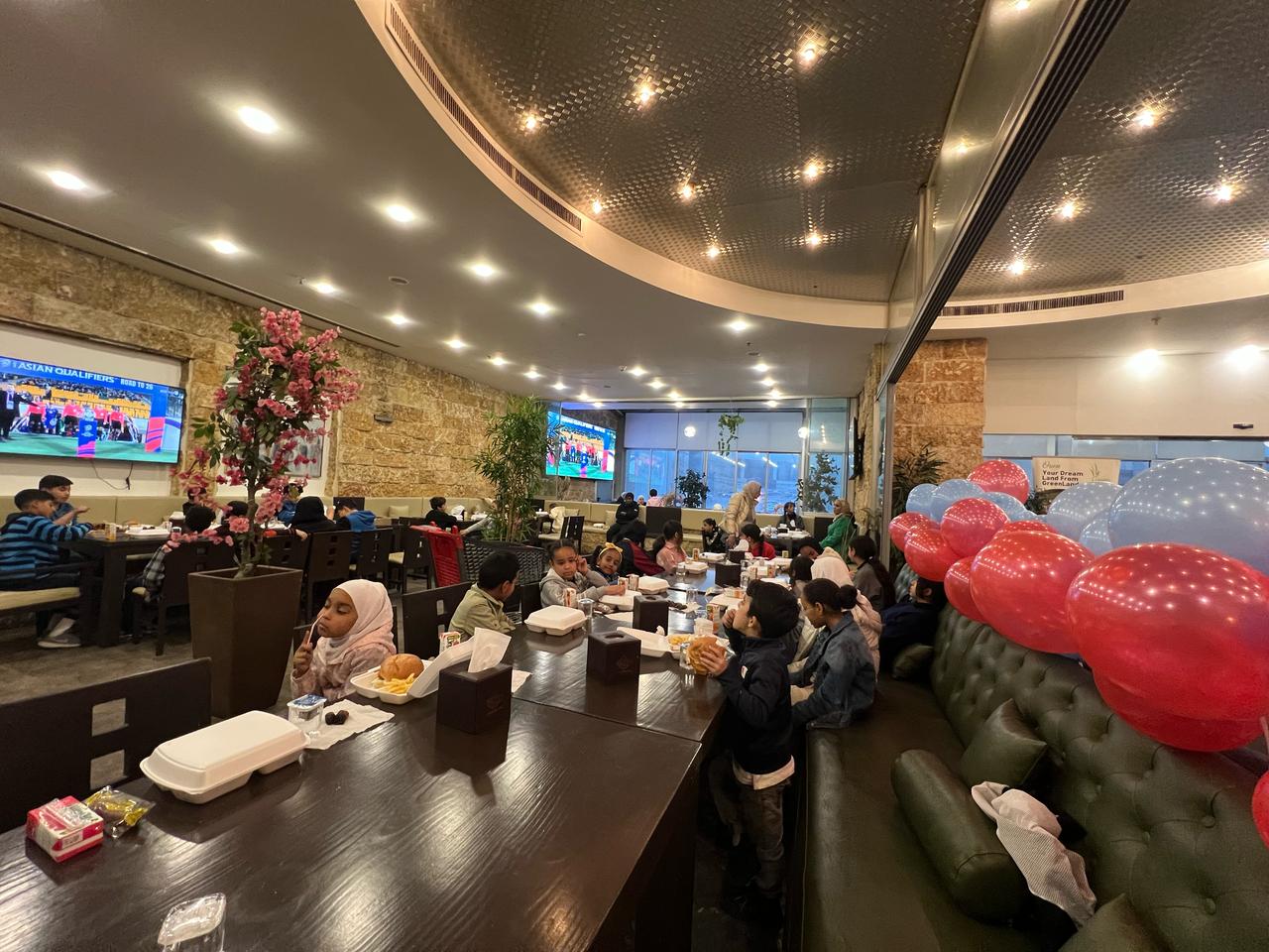 Madar Al-Saa Images 0.37022772728118025