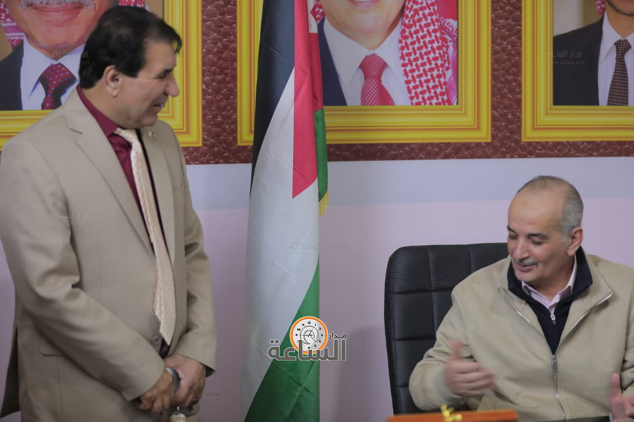 Madar Al-Saa Images 0.9606370255307752