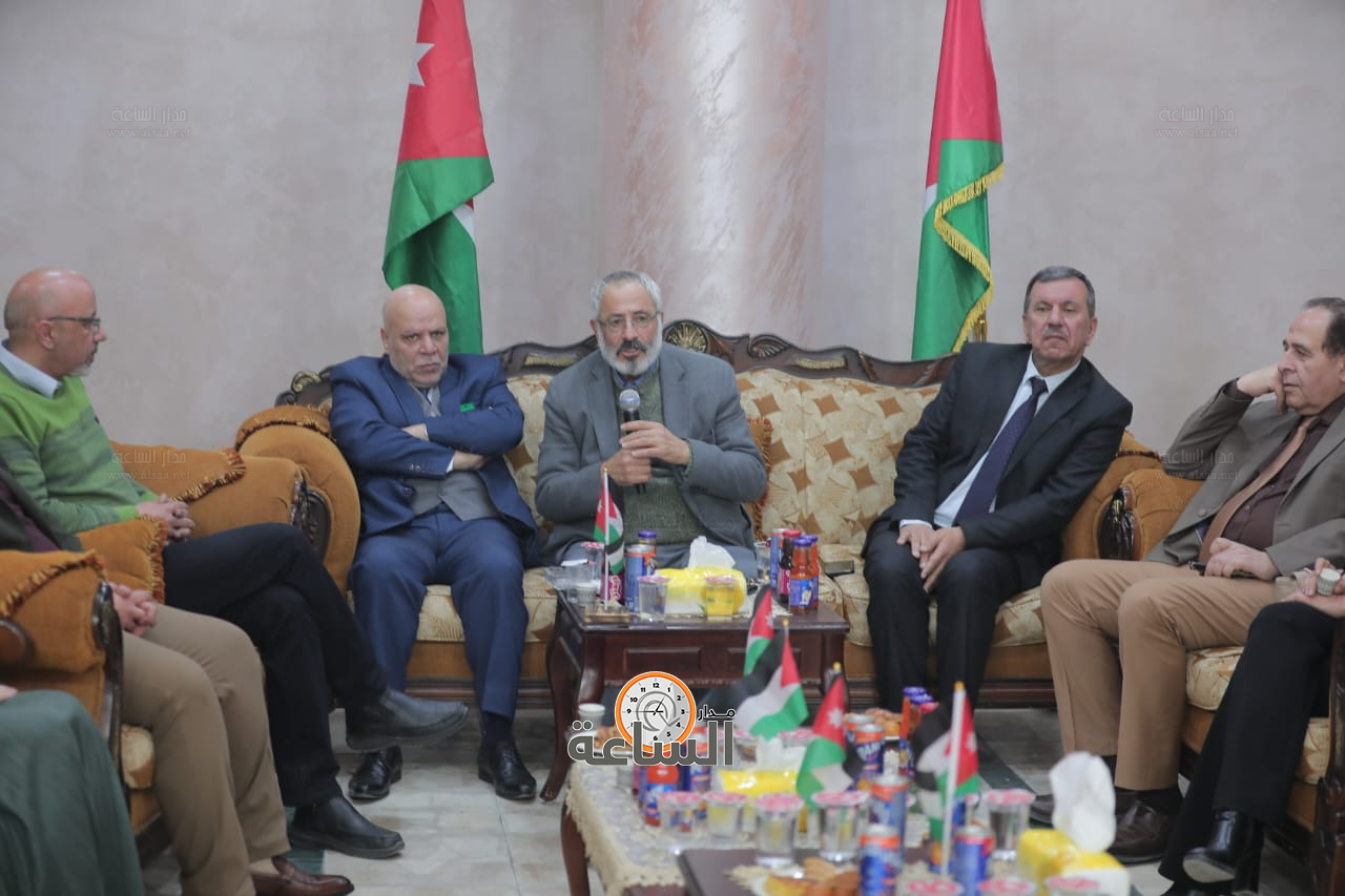 Madar Al-Saa Images 0.07373170554086972