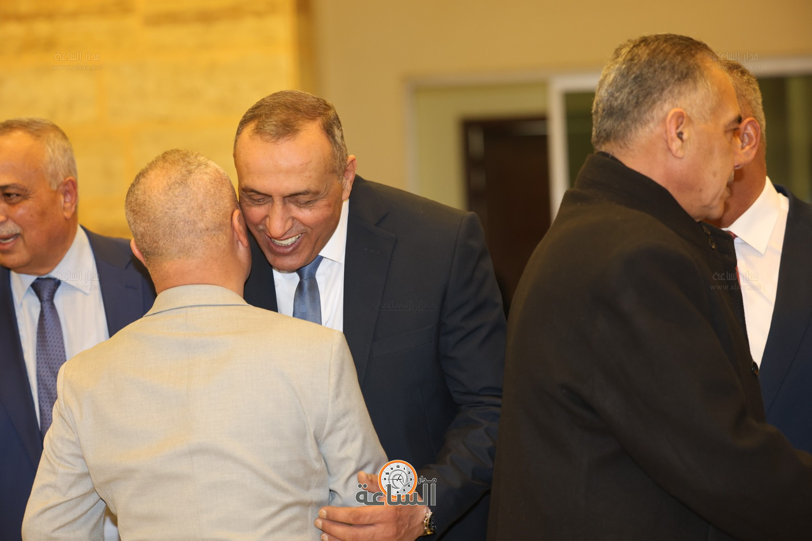 Madar Al-Saa Images 0.3728722182617257