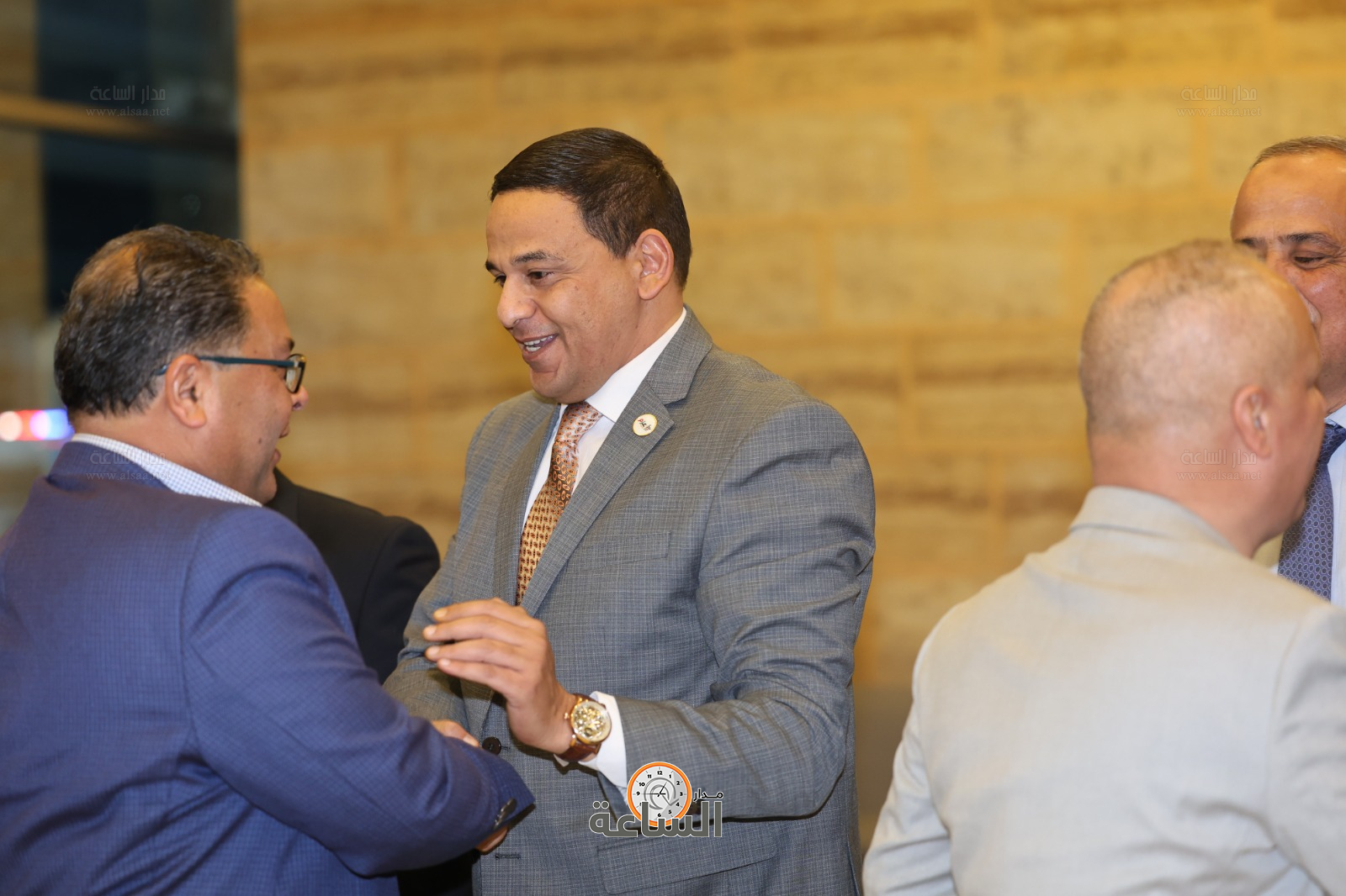 Madar Al-Saa Images 0.005001913863064811