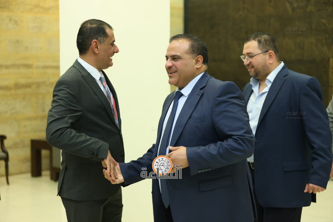 Madar Al-Saa Images 0.41347772537882577