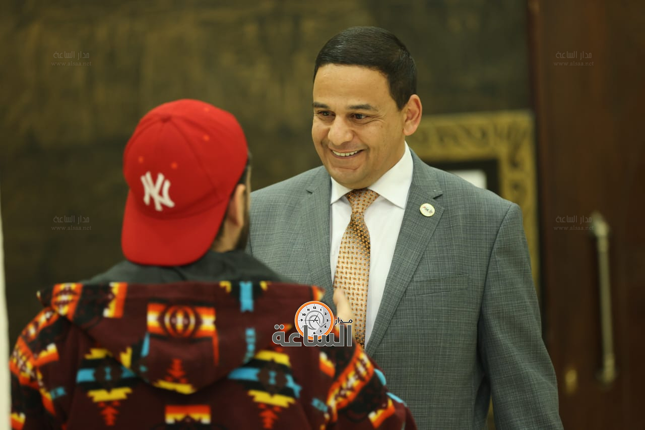 Madar Al-Saa Images 0.6404567663632201