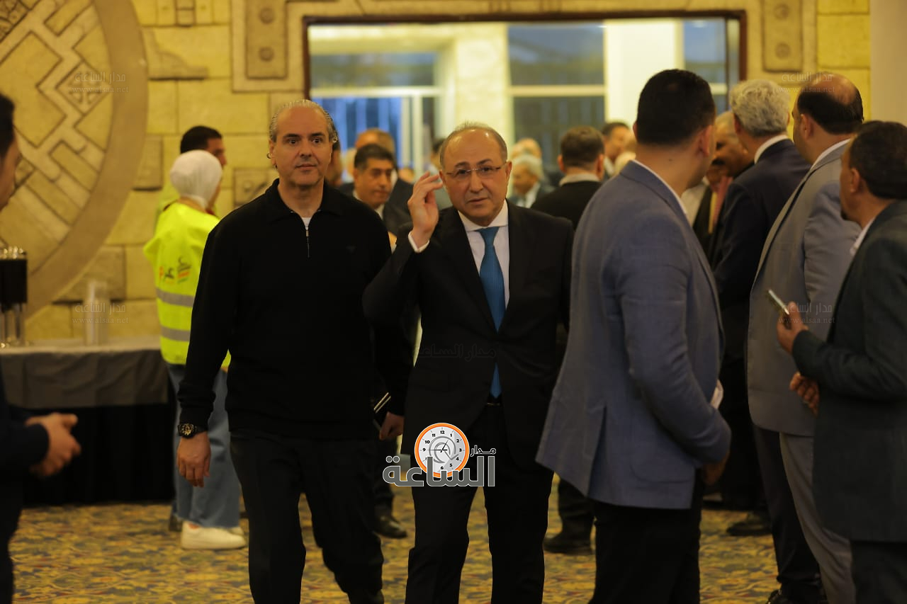 Madar Al-Saa Images 0.46178773233911175